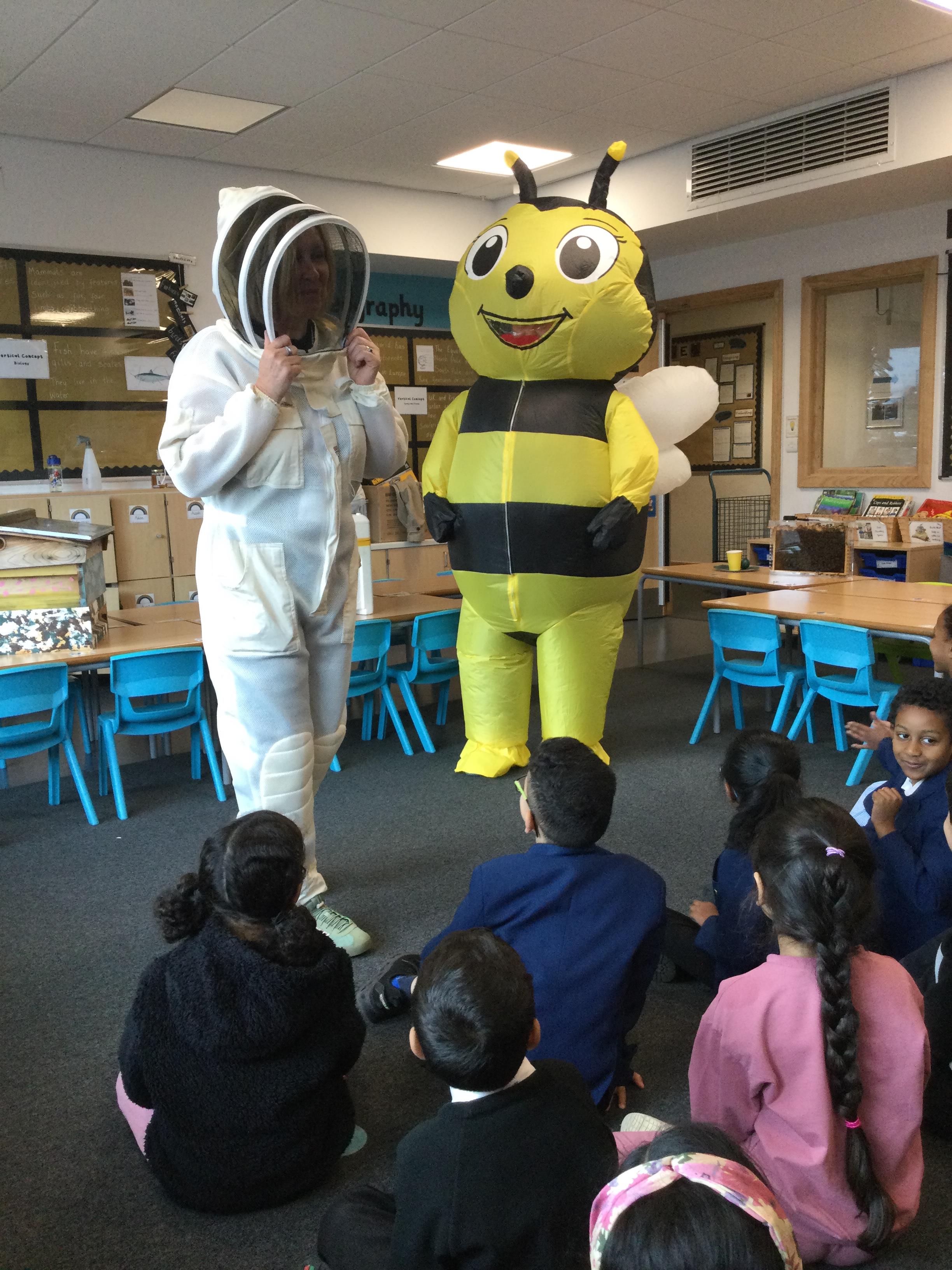 Y1 Bee Keeper Visit